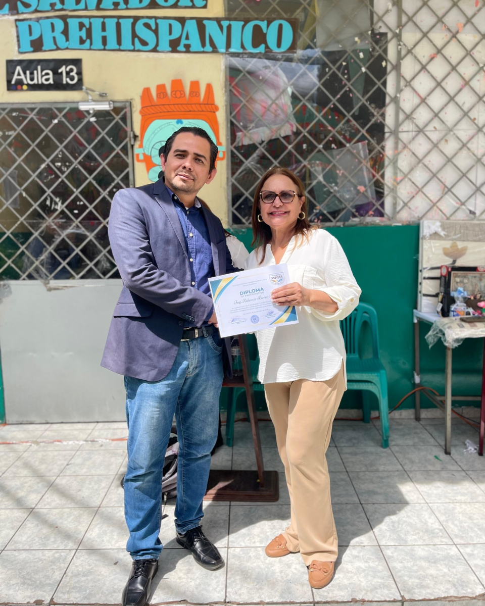 Evento: Feria de logros Tema: Detección de emociones con Python para el uso en los salones de clasesFecha: 26/10/2025Organizado por: Colegio Mati