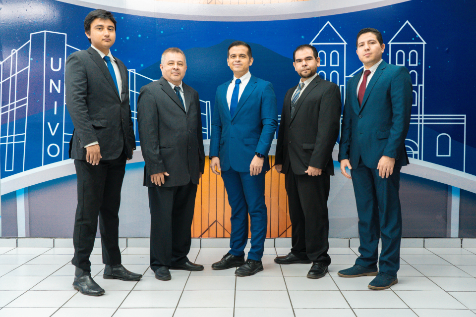 Equipo de Dirección de Investigación UNIVO