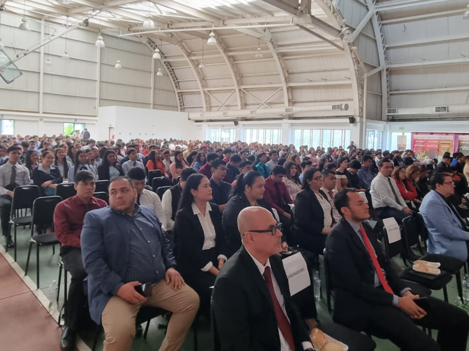 Participación en II Congreso de Investigación Científica ITCA-FEPADE La Unión.Ponencia: Desarrollo de materiales de construcción renovables a partir de reciclaje 20 agosto de 2025
