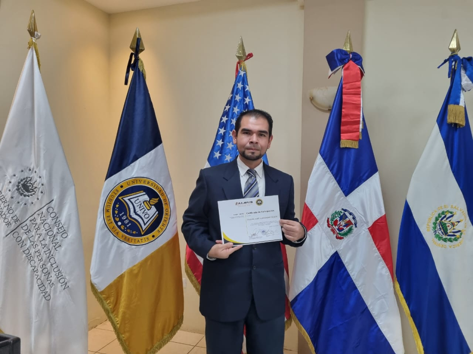 Clausura del diplomado de formación en Metodología de la Investigación y Gestión de Proyectos Científicos.Impartido por Dr. Luis Camacho, Presidente de: Academy of Latin American Business and Sustainability Studies (ALBUS)Y Profesor Investigador de SUNY Empire State University