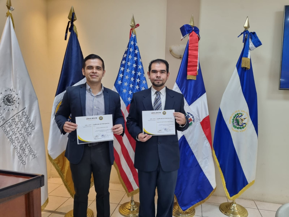 Clausura del diplomado de formación en Metodología de la Investigación y Gestión de Proyectos Científicos.Impartido por Dr. Luis Camacho, Presidente de: Academy of Latin American Business and Sustainability Studies (ALBUS)Y Profesor Investigador de SUNY Empire State University